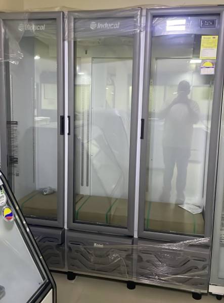 Vitrina Inducol Vertical Refrigeradora  816 Litros